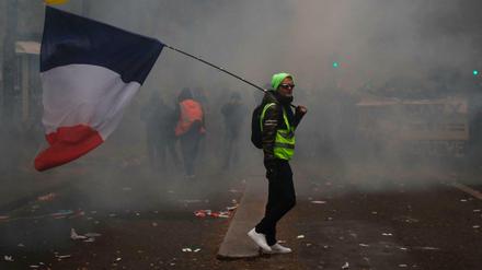Protest in Schwaden von Tränengas in Paris 