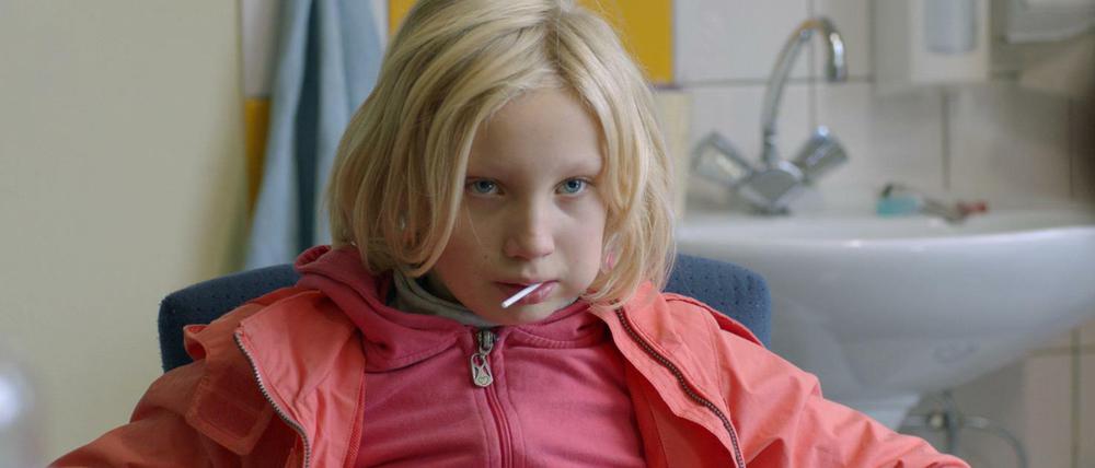 Kommt mir bloß nicht so. Helena Zengel spielt die neunjährige Benni, die jeden Erzieher zur Weißglut treibt.