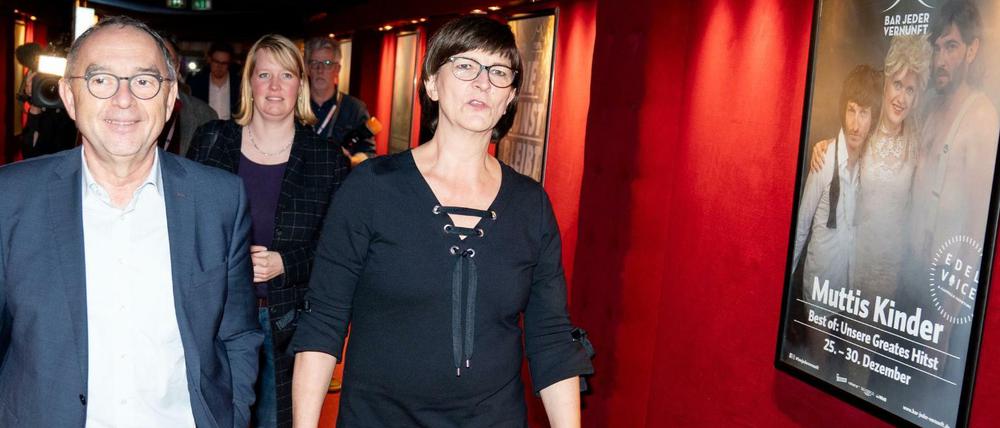 Sie sollen der SPD den Weg in die Zukunft zeigen: Norbert Walter-Borjans und Saskia Esken.