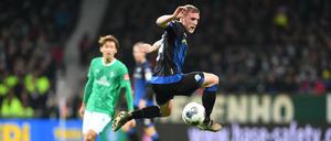 Hürde genommen: Laurent Jans und sein SC Paderborn sind gegen Werder Bremen obenauf.