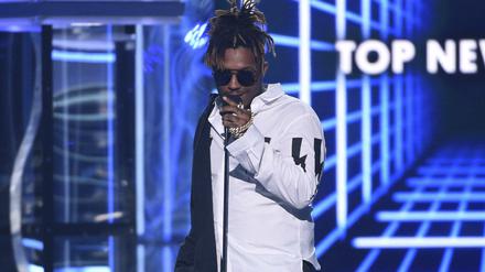 Junges Talent. Juice Wrld nimmt in Las Vegas einen Billboard Music Award entgegen.