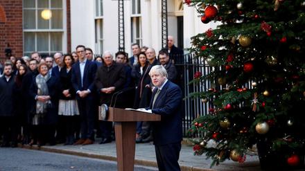 Weihnachtliche Stimmung vor der Downing Street. Hier wünschte Boris Johnson „Happy Christmas“.