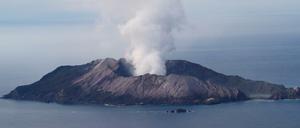 Vulkanausbruch in Neuseeland: Noch immer raucht der Whakaari auf White Island.