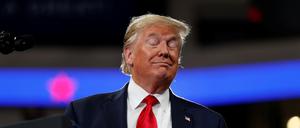 Donald Trump nennt das Verfahren gegen ihn "politisch motiviert" und spricht von einer "Hexenjagd". 