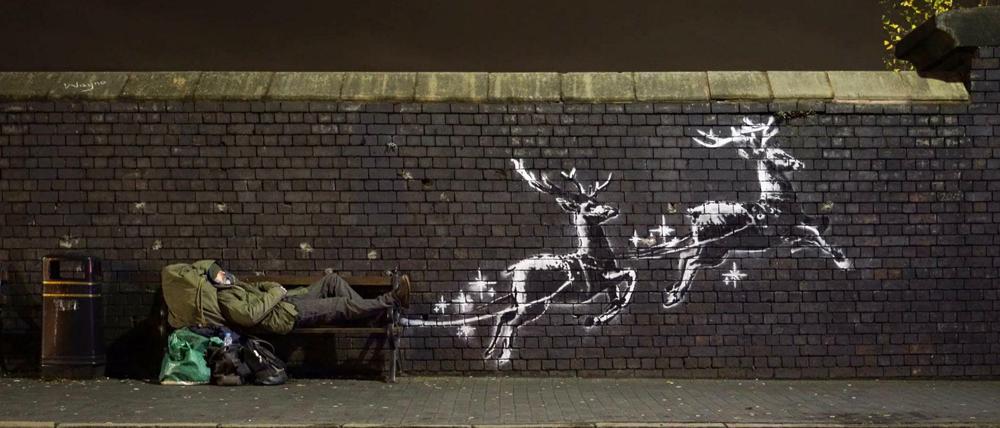 Das Standbild aus einem Banksy-Video zeigt das neue Kunstwerke in der Vyse Street in Birmingham.