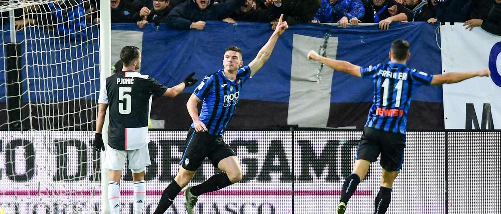 Robin Gosens (Mitte) hat sich bei Atalanta Bergamo zum Stammspieler entwickelt und erzielte gegen Juventus Turin das Führungstor.