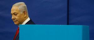 Benjamin Netanjahu, Ministerpräsident von Israel, gibt im April 2019 seine Stimme bei den israelischen Parlamentswahlen ab.