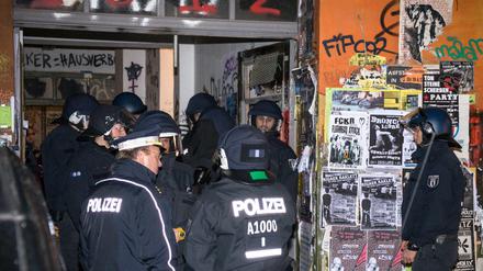 ,Die "Liebigstraße 34" eines der bekanntesten Projekte der linksautonomen Szene.