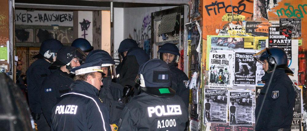 ,Die "Liebigstraße 34" eines der bekanntesten Projekte der linksautonomen Szene.