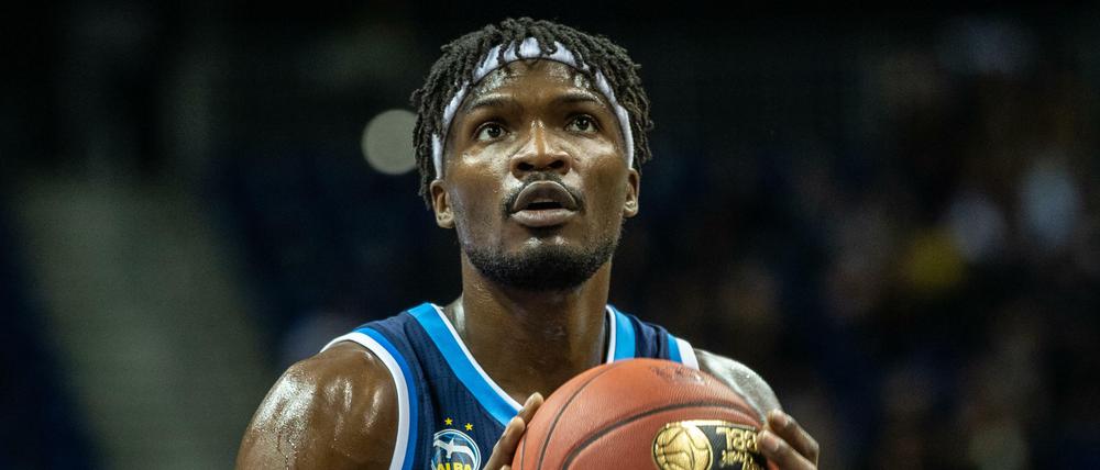 Am Ball: Landry Nnoko und Alba Berlin waren bei Khimki Moskau gefordert.