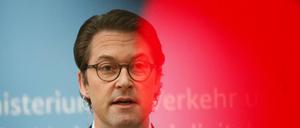 Gegen Verkehrsminister Andreas Scheuer läuft eine Anzeige. Das könnte dem Pkw-Maut-Untersuchungsausschuss die Arbeit erschweren.