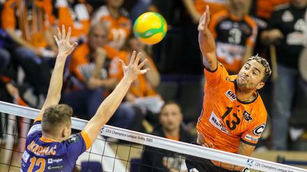 Schwerer Verlust. Benjamin Patch (r.) fällt bis Jahresende aus bei den BR Volleys.
