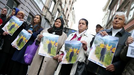 Protest gegen Handke vor der schwedischen Botschaft in Sarajevo.