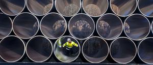 Auf 2460 Kilometern werden Rohre für die Pipeline verlegt.