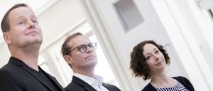 Klaus Lederer (l-r, Die Linke), Kultursenator von Berlin, Michael Müller (SPD), Regierender Bürgermeister von Berlin, und Ramona Pop (Bündnis 90/Die Grünen), Wirtschaftssenatorin von Berlin.