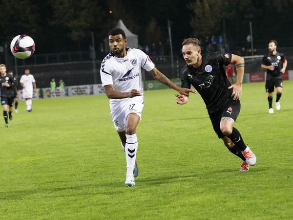 Hinterher: Wacker Nordhausen (dunkle Trikots, hier beim Spiel in Babelsberg im September) drücken fast zehn Millionen Euro Schulden.