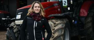 Die Bäuerin Johanna Mandelkow ist 23, herrscht über 4000 Mastschweine und organisierte die größte Treckerdemonstration, die Berlin je gesehen hat.  