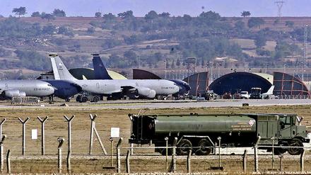 Flugzeuge der US Air Force in der Luftwaffenbasis Incirlik.