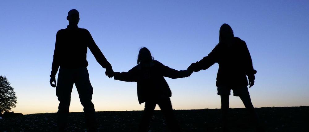 Zu wem kommt das Kind? Wer bezahlt wieviel? Laut Düsseldorfer Tabelle steigt der Unterhalt für Trennungskinder.