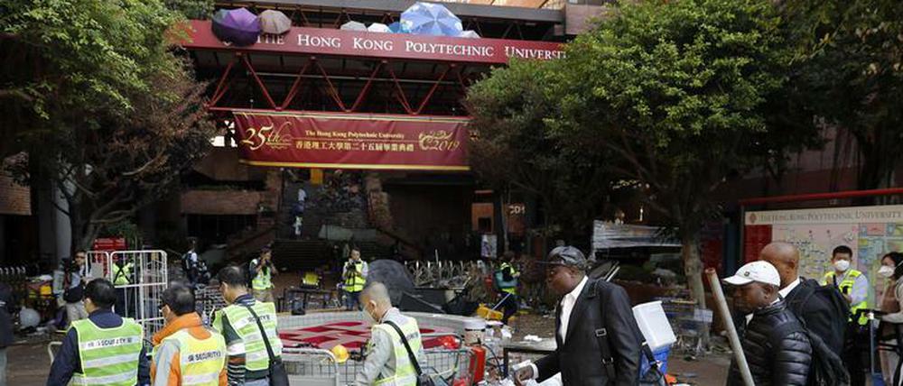 Im November hatte die Polizei von Hongkong den Zugang zur Polytechnischen Universität blockiert und versucht, Demonstranten zu verhaften, die sich im Inneren versteckt hatten.