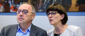 Saskia Esken und Norbert Walter-Borjans stoßen auf Skepsis in der Bevölkerung.