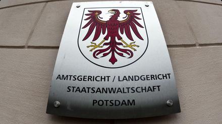 Vor dem Landgericht Potsdam muss sich ein 37-Jähriger wegen versuchten Mordes verantwortlichen.