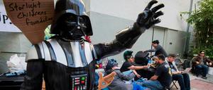 Star Wars-Fans campen in Hollywood vor dem TLC Chinese Theater, in freudiger Erwartung des 9. Teils der Weltraumsaga.