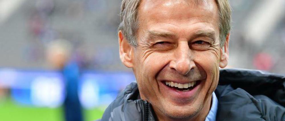 Jürgen Klinsmann hat gut lachen. Der zahlende Zuschauer bei Hertha eher noch nicht.