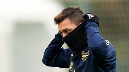 Mesut Özil spielt derzeit für den FC Arsenal.