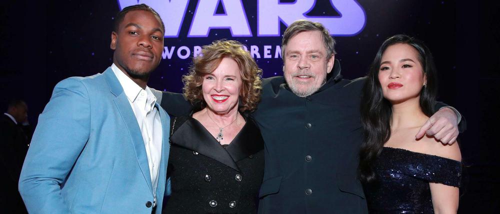 John Boyega, Marilou York, Mark Hamill, and Kelly Marie Tran (von links nach rechts) bei der Premiere.
