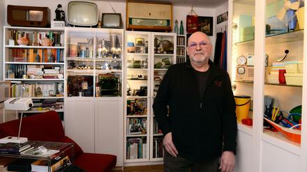 Mixer, Rasierer, Radios: Günter Höhne sammelte nach der Wende DDR-Produkte vom Sperrmüll.
