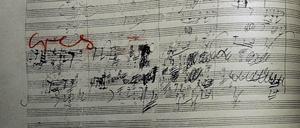 Das Faksimile der Partitur der neunten Sinfonie von Ludwig van Beethoven wird in der Berliner Staatsbibliothek gezeigt.
