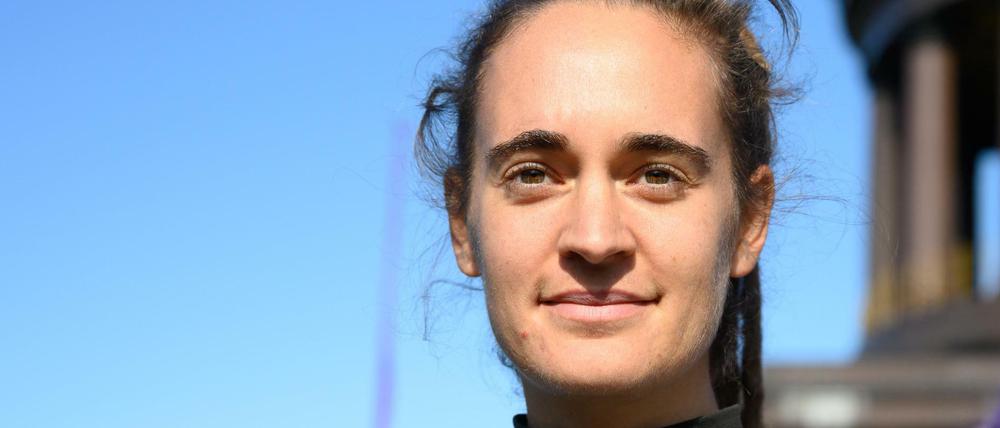 Die Aktivistin Carola Rackete bei einer Blockade der Klimabewegung "Extinction Rebellion" in Berlin.