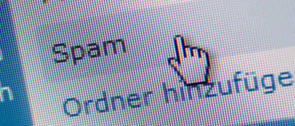 Unser Leser erhält häufig peinliche Videos und Schneeball-Emails von seinen Bekannten. Wie soll er damit umgehen?
