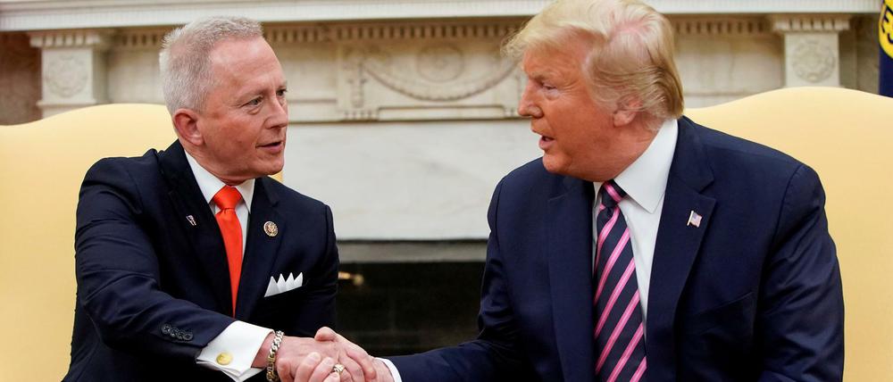 US-Präsident Donald Trump und der übergelaufene Jeff Van Drew