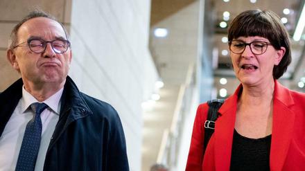 Saskia Esken, Bundesvorsitzende der SPD, und Norbert Walter-Borjans, Bundesvorsitzender der SPD