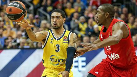 Fingerspitzengefühl. Albas Peyton Siva (links) im Duell mit DeMarcus Nelson. 