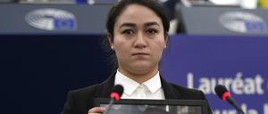 Jewher Ilham nahm anstelle ihres inhaftierten Vaters den Sacharow-Preis entgegen.