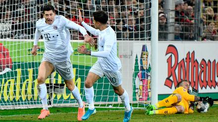Einer ist nicht zu bremsen. Robert Lewandowski gelang in Freiburg bereits sein 19. Saisontreffer. 