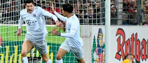Einer ist nicht zu bremsen. Robert Lewandowski gelang in Freiburg bereits sein 19. Saisontreffer. 