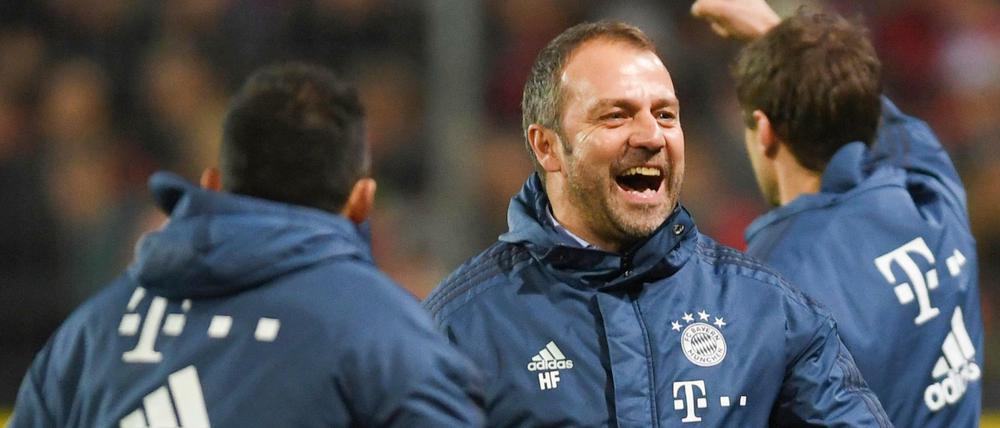 Jubelt weiter für den FC Bayern. Hansi Flick bleibt Trainer.