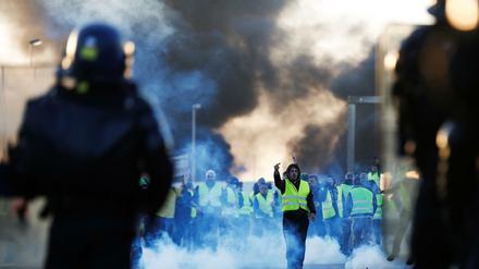 Archiv: Demonstranten der „Gelbwesten“ im November 2018 in Nordfrankreich. 