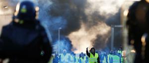 Archiv: Demonstranten der „Gelbwesten“ im November 2018 in Nordfrankreich. 