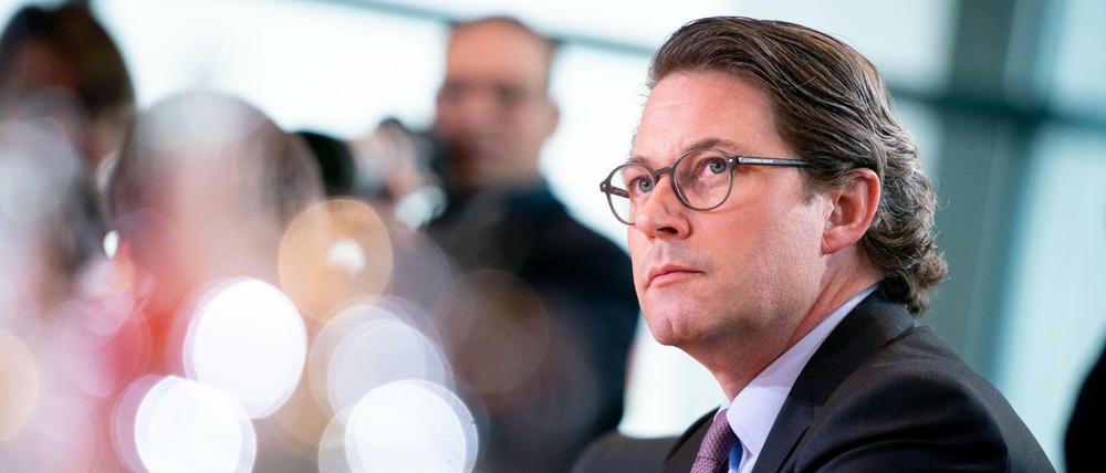 Andreas Scheuer (CSU), bei einer Sitzung des Bundeskabinetts im Bundeskanzleramt teil.