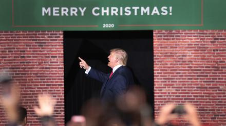 US-Präsident Donald Trump verlässt eine Wahlkampfveranstaltung.