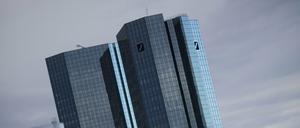 Im Privatkundengeschäft der Deutschen Bank sollen im Frühjahr massiv Stellen abgebaut werden.