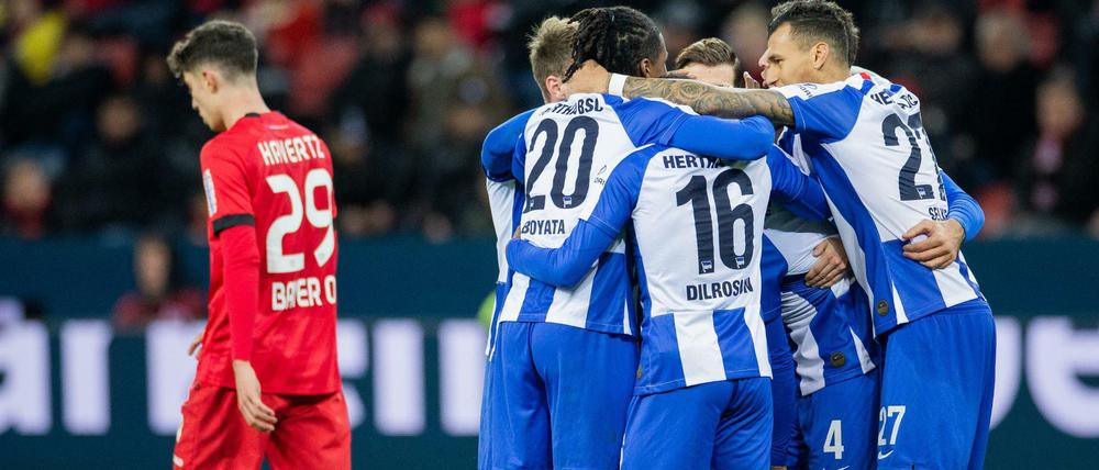 Nur das Team zählt. Während Leverkusens Nationalspieler Havertz entnervt wirkte, feierten die Berliner.