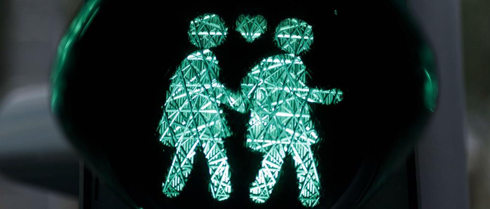 Grünes Licht gibt es nicht immer vom Rest der Familie, wenn sich ein Elternteil als homosexuell outet.
