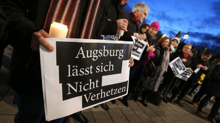 Ein AfD- Abgeordneter hatte einen Kranz niedergelegt. Demonstranten hatten dagegen protestiert. 