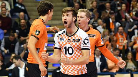 Grund zum Jubeln. National ist Julian Zenger mit den BR Volleys noch ungeschlagen.